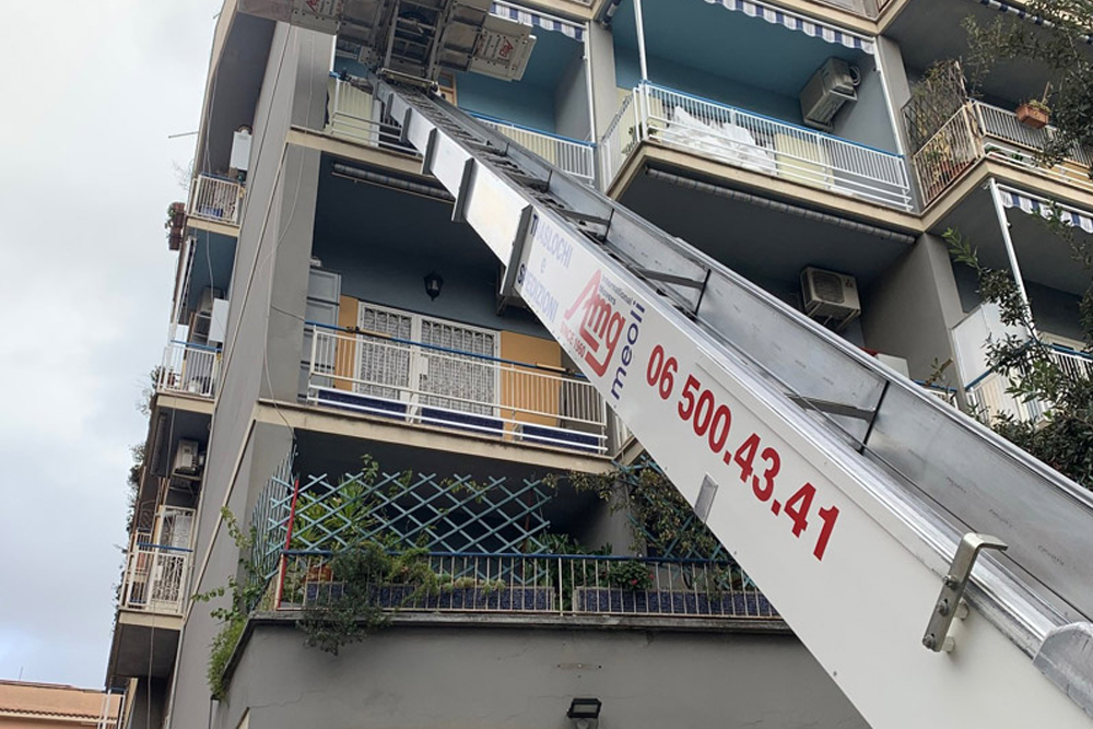 traslochi con piattaforma aerea